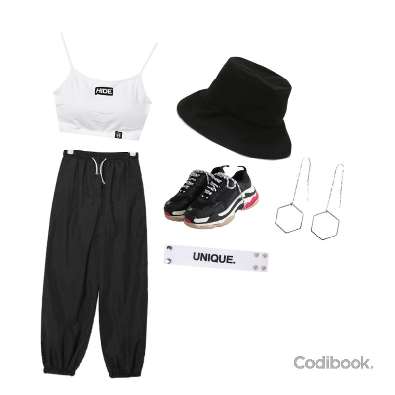 Monobabie [RK1535] 발레니4cm,AIN unique jogger pants,MIXXMIX HIDE Crop Bra Top등을 매치한 코디