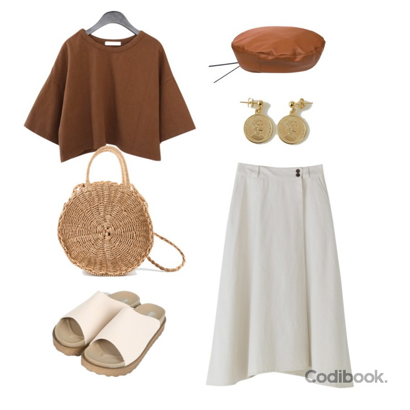 BULLANG GIRL 득템베이직슬리퍼,AFTERMONDAY dry texture cropped tee (4colors),BANHARU A-line back banding long wrap skirt등을 매치한 코디
