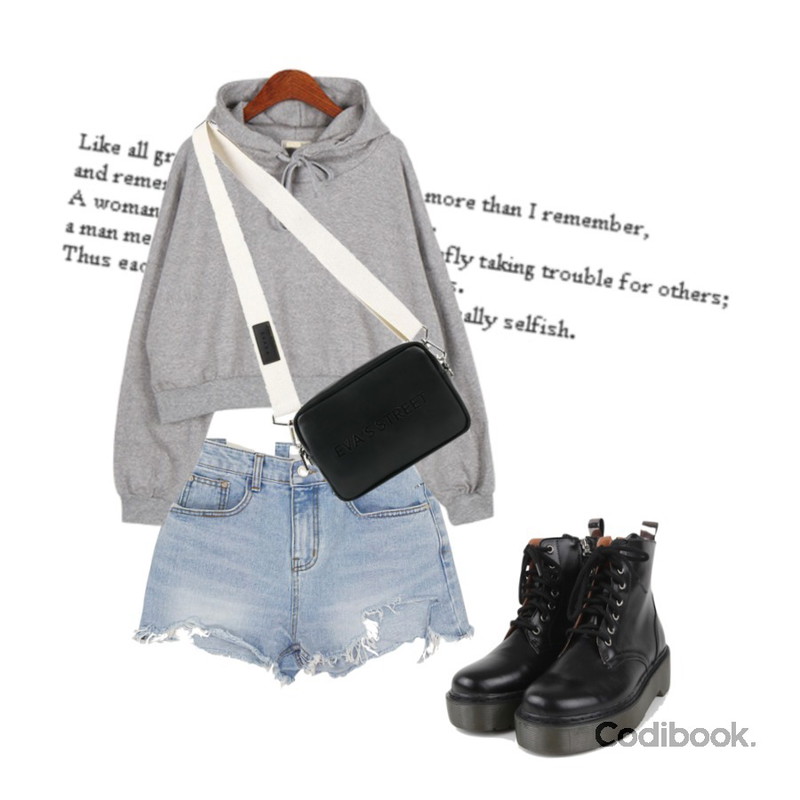 Untitled,AIN black matin casual walker,MOMORIT 밑단 헤짐 청반바지등을 매치한 코디