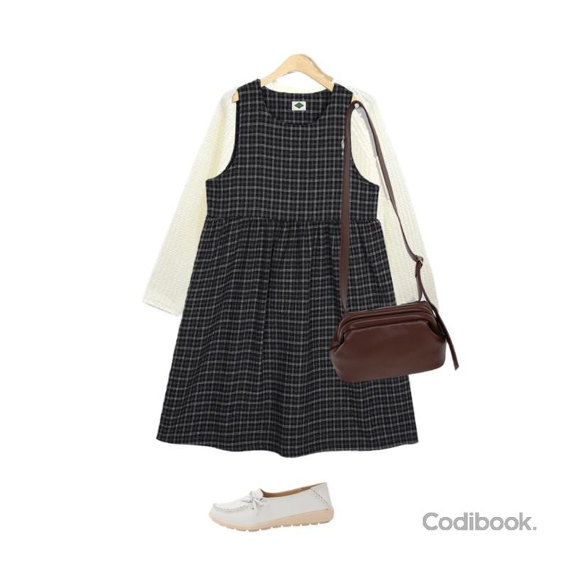 BLINGIT 도톰하찌라운드니트,somedayif waiting signature bag (4colors),AIN kind lovely check ops등을 매치한 코디