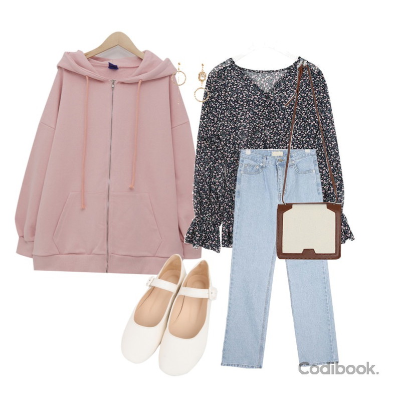 From Beginning Simple boxy hood zip-up_K (size : free),AIN purity string blouse,AIN canoe semi boots cut denim pants (s, m)등을 매치한 코디