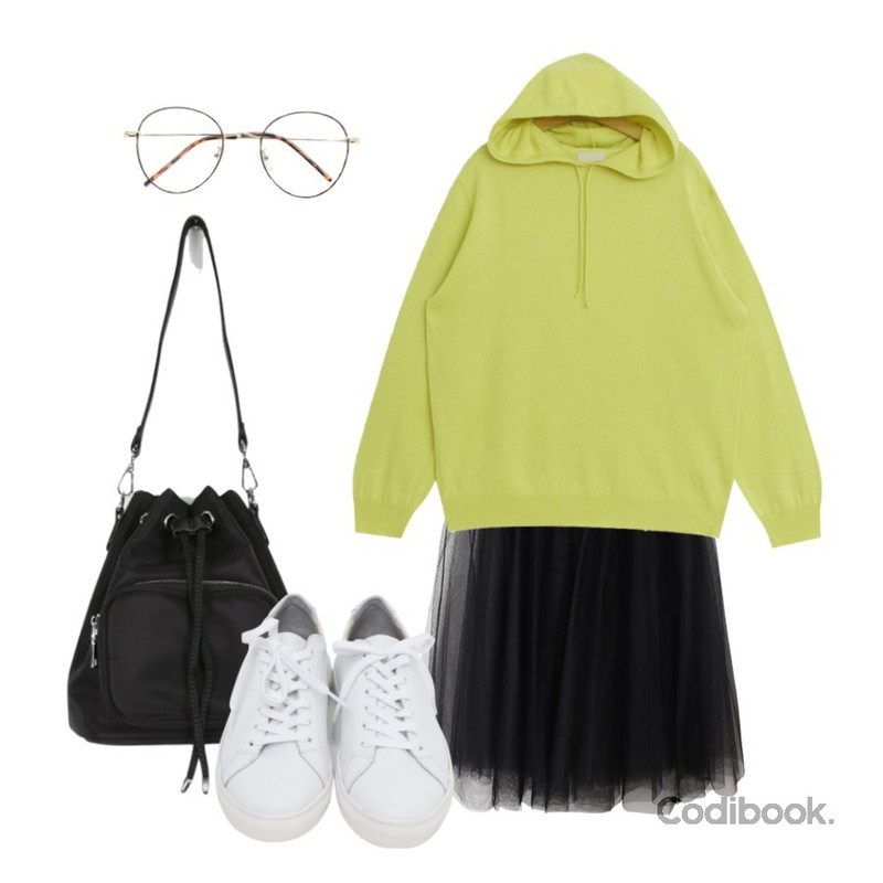 daily monday Practical mini backpack,BACHO 프린스 샤 롱스커트,TODAY ME 벤즈 후드 니트등을 매치한 코디
