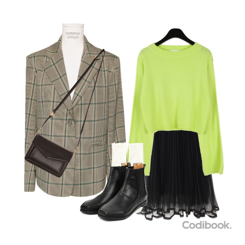 daily monday Candy color crop knit,BACHO 투투 플리츠 스커트,common unique MOCHA GLEN SET-UP JACKET등을 매치한 코디