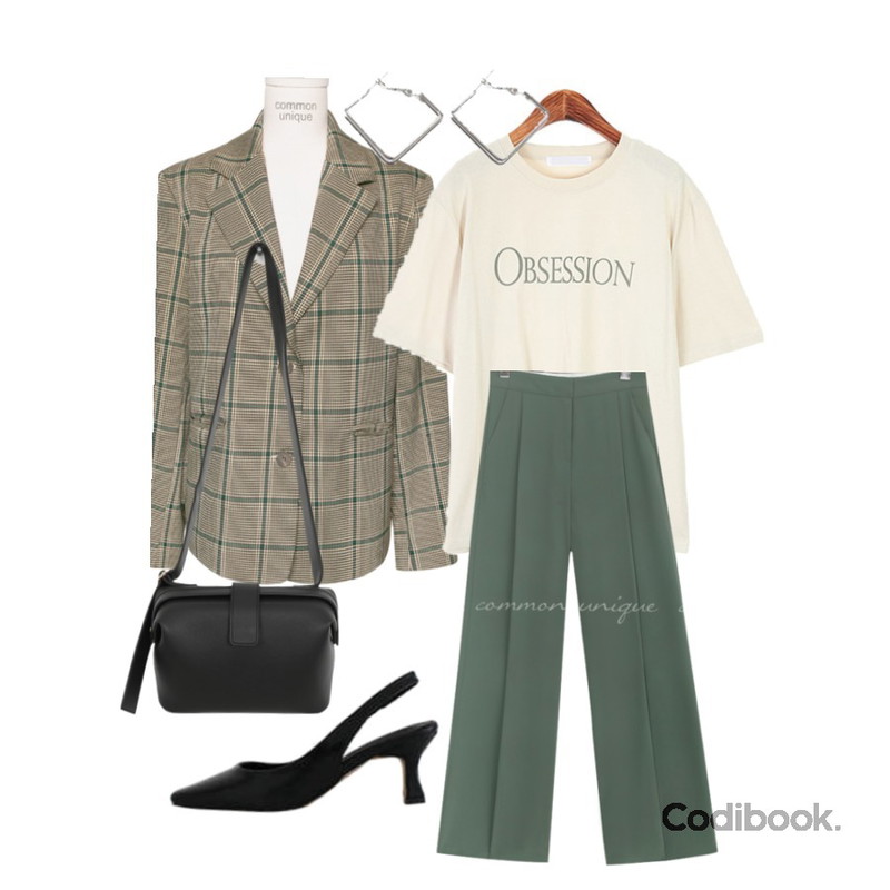 common unique ROAD PINTUCK WIDE LONG SLACKS,ROCOSIX 큐큐 라운드 티셔츠,common unique MOCHA GLEN SET-UP JACKET등을 매치한 코디