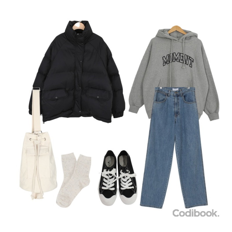 MINIBBONG 회상 보카시양말 (2켤레셋트),openthedoor canvas duffle bag (2 color),BITDA 버터링 sh (3color)등을 매치한 코디