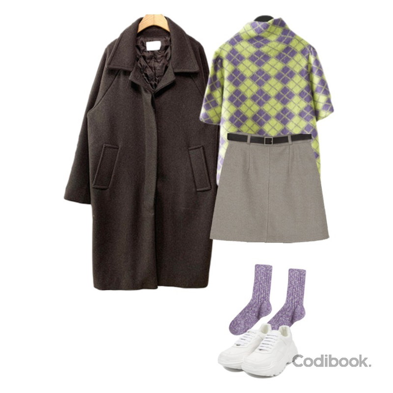 MIXXMIX 컬러 보카시 양말,about moon 모던 울 (coat) (울40%),openthedoor SALE candy platform sneakers (5 color)등을 매치한 코디
