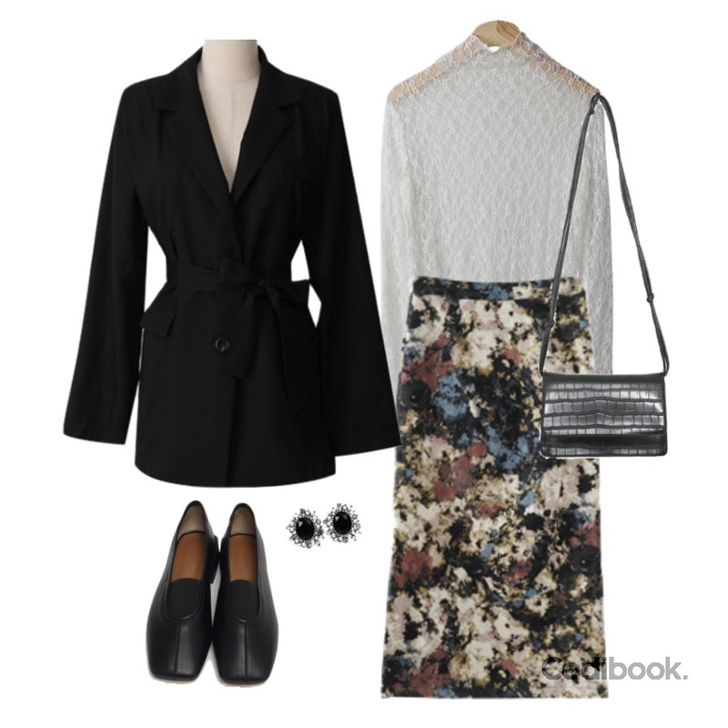 BACHO 스트랩 오버핏 린넨 자켓,AFTERMONDAY vintage flower slit skirt,BACHO 두앗 시스루 레이스블라우스등을 매치한 코디
