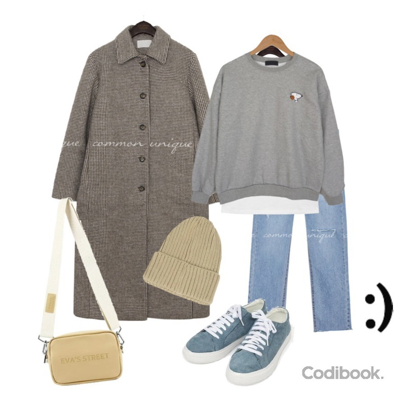 AIN joy color sneakers (225-250),biznshoe Strap square bag (12color),AIN basic colorful beanie등을 매치한 코디