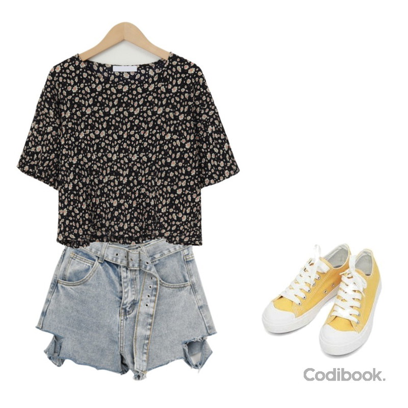 AIN basic monday sneakers (230-250),MIXXMIX 트임 벨트 숏팬츠,From Beginning Julie flower short T_H (size : free)등을 매치한 코디