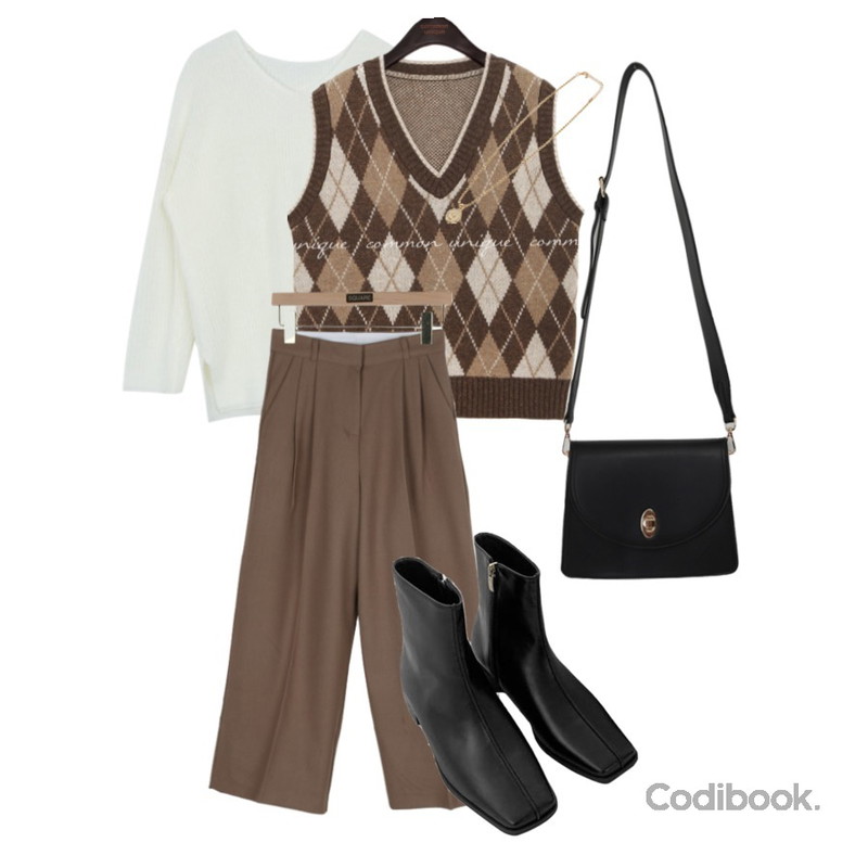 openthedoor coin spherical necklace (2 color),biznshoe Square center line boots (4color),square101 토미 와이드 슬랙스 (3color)등을 매치한 코디