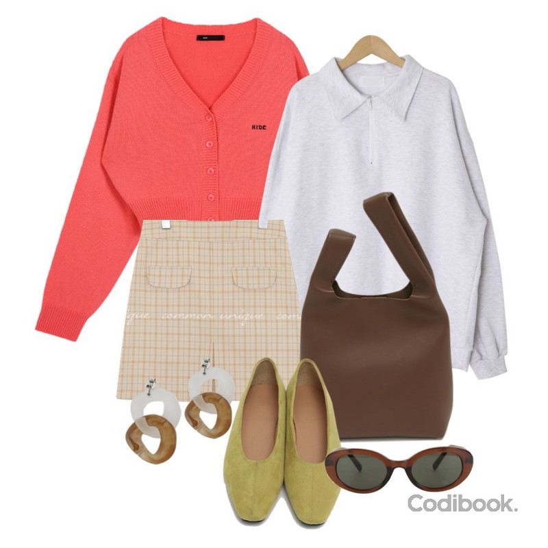 From Beginning Two color marble earring_N (size : one),openthedoor oval sunglasses (3 color),From Beginning Lei suede flat shoes_J (size : 230,235,240,245,250)등을 매치한 코디