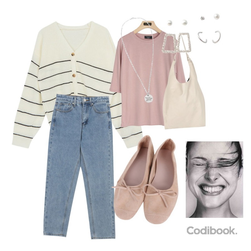 biznshoe Lettering circle necklace,openthedoor pouch set leather tote bag (2 color),BULLANG GIRL 리본스웨이드플랫슈즈등을 매치한 코디