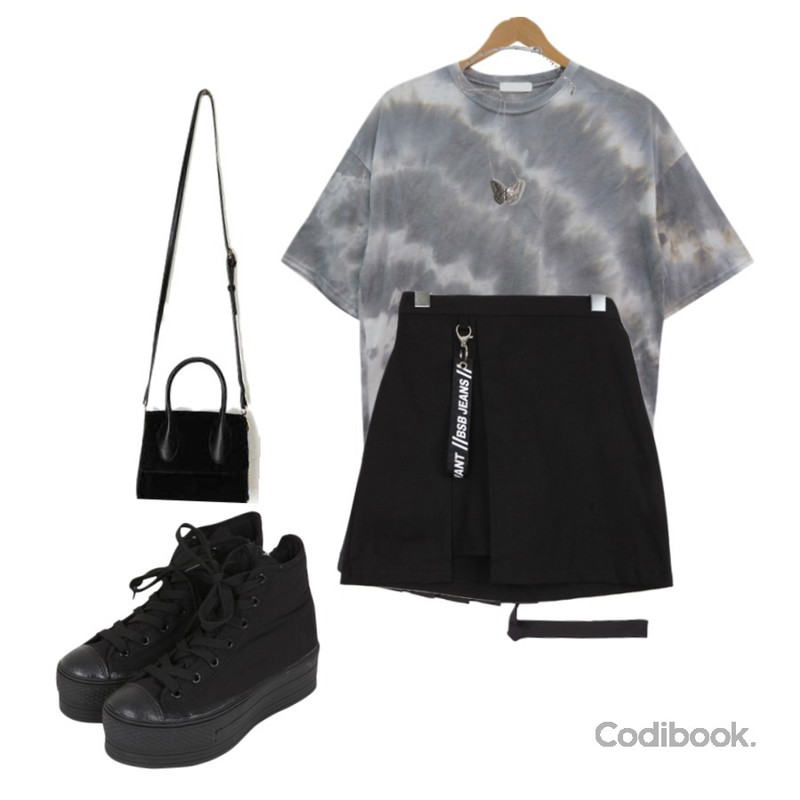 BULLANG GIRL 올시크하이탑,AIN fur both sides tote bag,MIXXMIX Lonely Unbal Garter Skirt Pants등을 매치한 코디