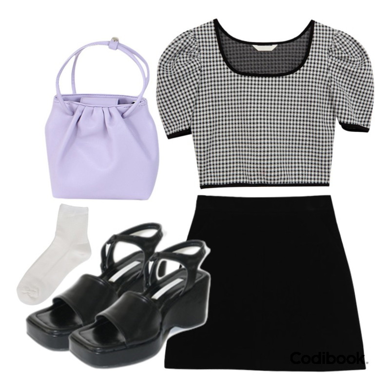 BULLANG GIRL 미니델리 양말,AFTERMONDAY square diagonal bold shoes,WONLOG 미니미 셔링 백등을 매치한 코디