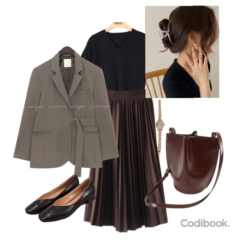 MINIBBONG 바람개비 크로스백 - 그레이,ENVYLOOK 큐빅메탈와치,AFTERMONDAY classic pleats banding skirt (2colors)등을 매치한 코디