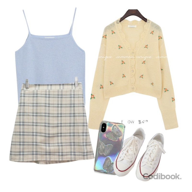 AFTERMONDAY basic casual color sneakers (10colors),WONLOG 파스텔 뷔스티에,owler market 나비 오로라 그라데이션 투명 젤리 아이폰케이스등을 매치한 코디