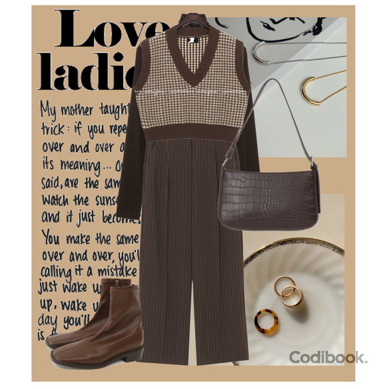 From Beginning Creme two-way bag_A (size : one),WONLOG 호마이카 링,common unique WOREN SQUARE ANKLE BOOTS등을 매치한 코디