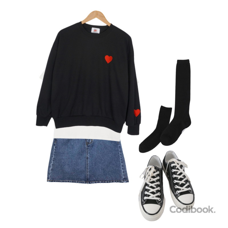 BULLANG GIRL 러블리하트 맨투맨,AFTERMONDAY basic casual color sneakers (10colors),somedayif 하프 니 삭스등을 매치한 코디