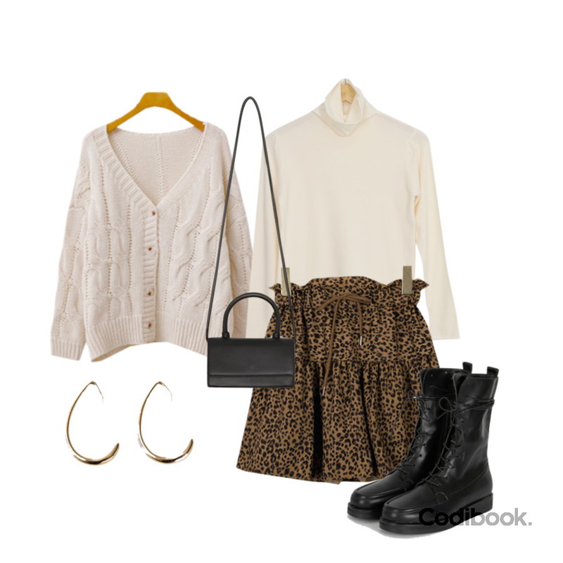 BANHARU fake curve earring,common unique FILO SQUARE MINI BAG,ENVYLOOK 빅파이가디건등을 매치한 코디