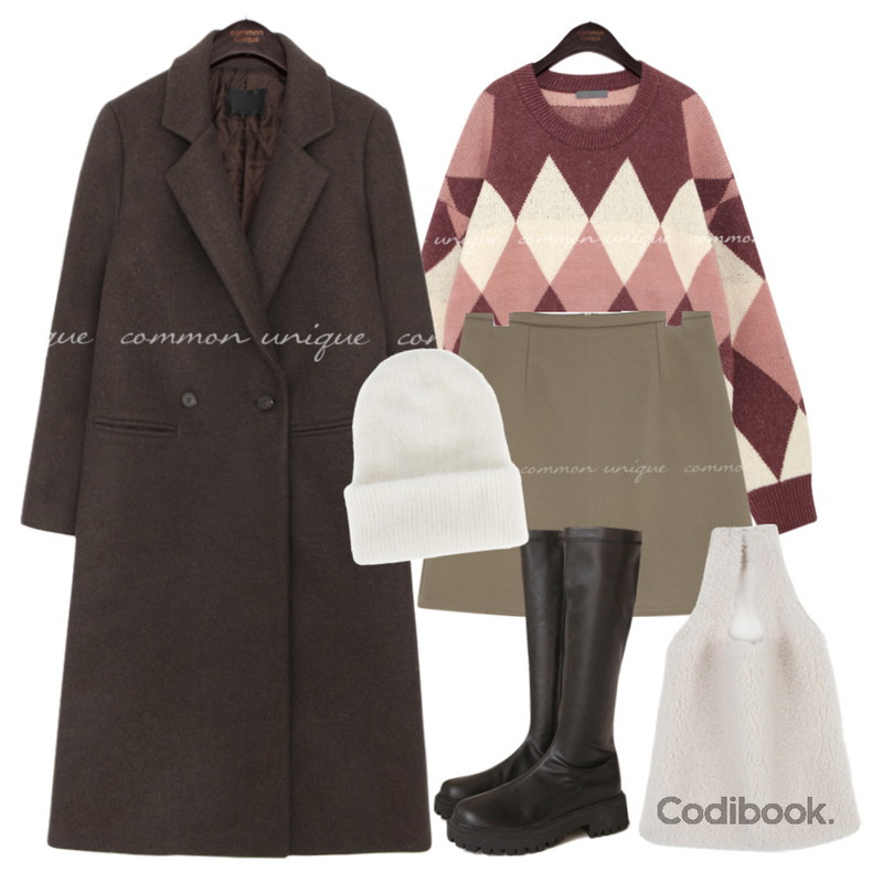 somedayif 윈터 앙고라 비니,somedayif 윈터 플리시 토트 백,common unique ORENT WOOL BOKASHI LONG COAT등을 매치한 코디