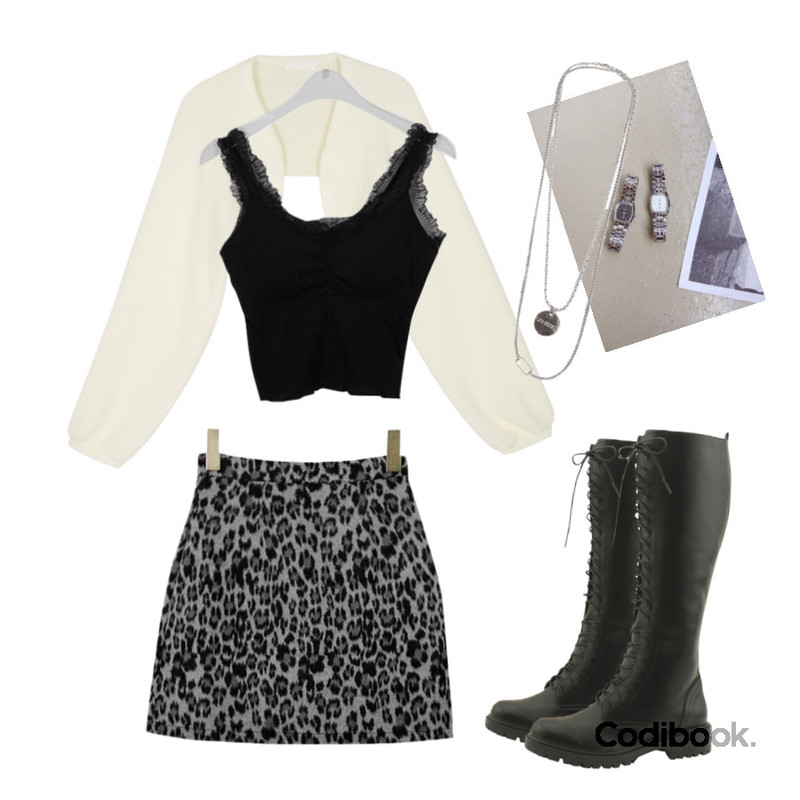 biznshoe Layered necklace,common unique CASIO SQUARE METAL WATCH,designershoes 워커 끈 플랫 롱부츠 블랙등을 매치한 코디