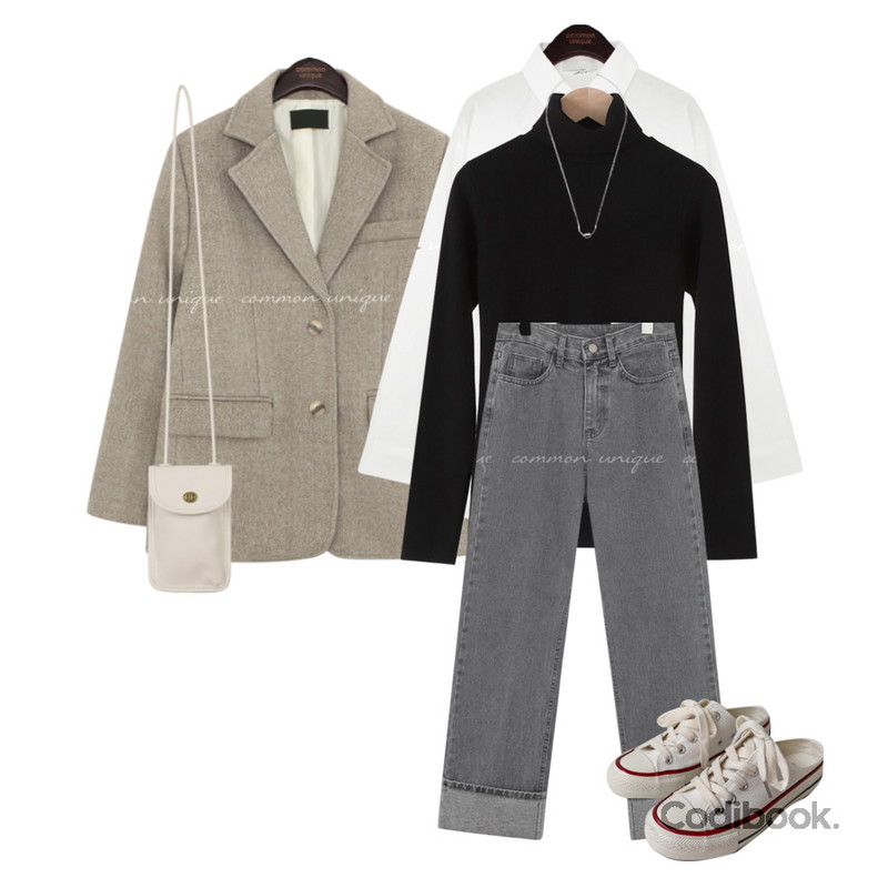 common unique DENT ROLL UP DENIM PANTS,AWAB 센스뮬스니커즈,somedayif 미로 포인트 네크리스등을 매치한 코디