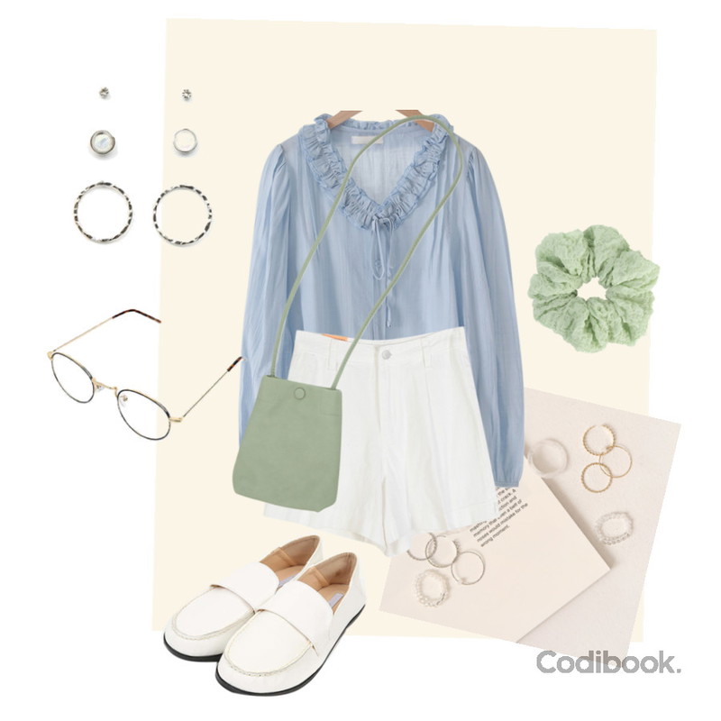 AIN jewel pastel earring set,AIN black line point glasses,AIN may cutie round loafer (225-250)등을 매치한 코디