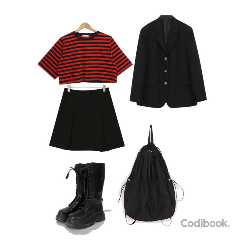 common unique TIVA POCKET STRING BACKPACK,binary01 레이스업 미들롱부츠,BULLANG GIRL 크롭 단가라 반팔티등을 매치한 코디