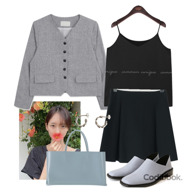 From Beginning 모네 스퀘어레더토트백 (4color),From Beginning 모스 슬릿미니스커트 (3color),common unique BURNANA SQUARE TOE LOAFER등을 매치한 코디