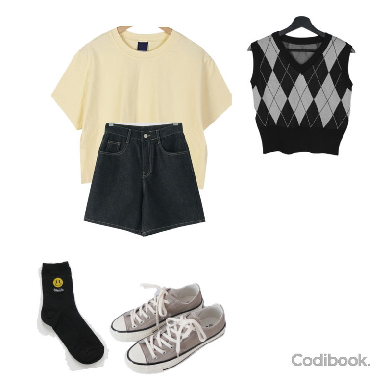 AFTERMONDAY basic casual color sneakers (10colors),dangosister 나쵸무지크롭T(6c),VANILLAMILK 에이린 아가일 크롭 베스트등을 매치한 코디