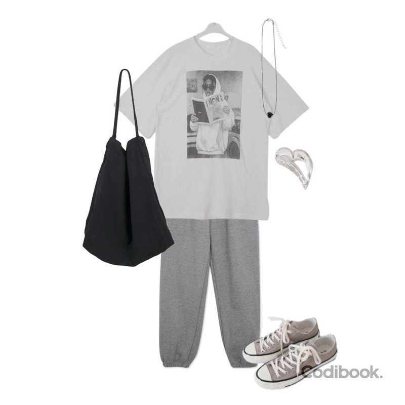 AFTERMONDAY basic casual color sneakers (10colors),somedayif 블랙 하트 네크리스,Zemma World 프리 밴딩 조거팬츠 (양기모)등을 매치한 코디