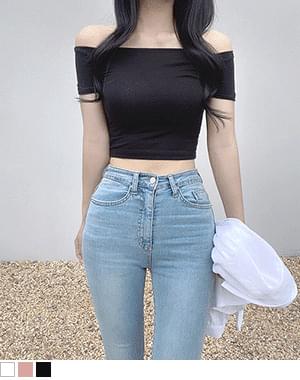 Mont off-shoulder crop tee