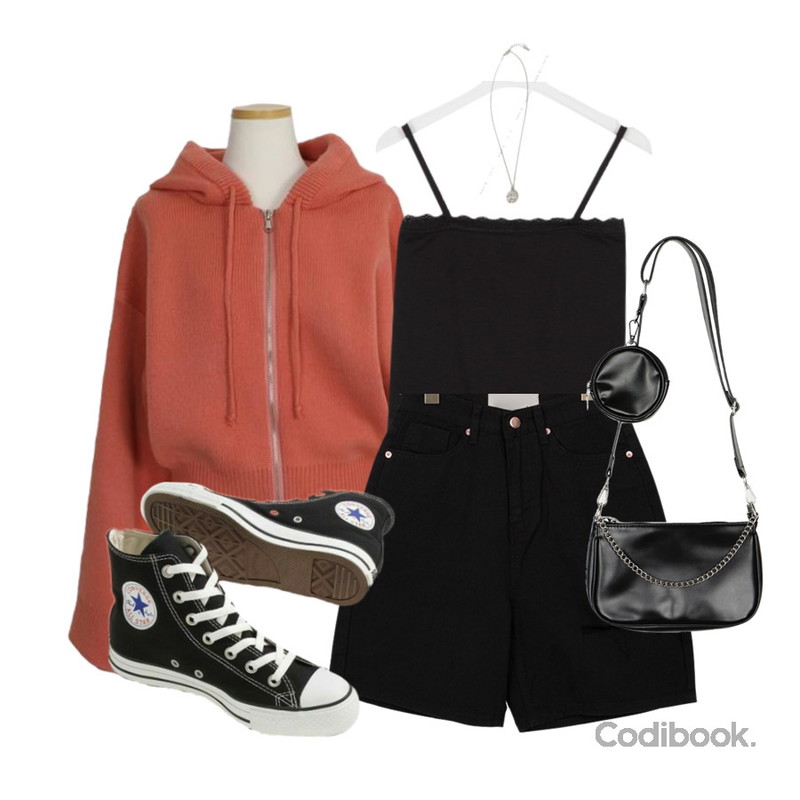 binary01 레이스 하이디 크롭나시,VANILLAMILK 마던 체인 포켓 크로스백,From Beginning 스피릿 펜던트목걸이 (2color)등을 매치한 코디