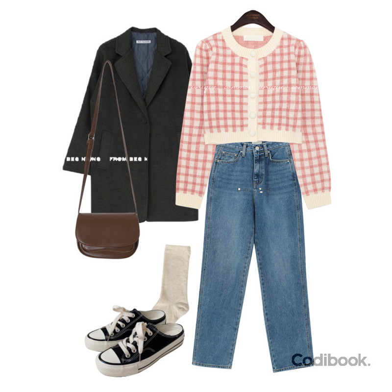 MIXXMIX 레이 싱글 코트(누빔),AWAB 센스뮬스니커즈,common unique WOOL CHECK CROP KNIT CARDIGAN WITH CELEBRITY _ 효정(오마이걸) 착용등을 매치한 코디