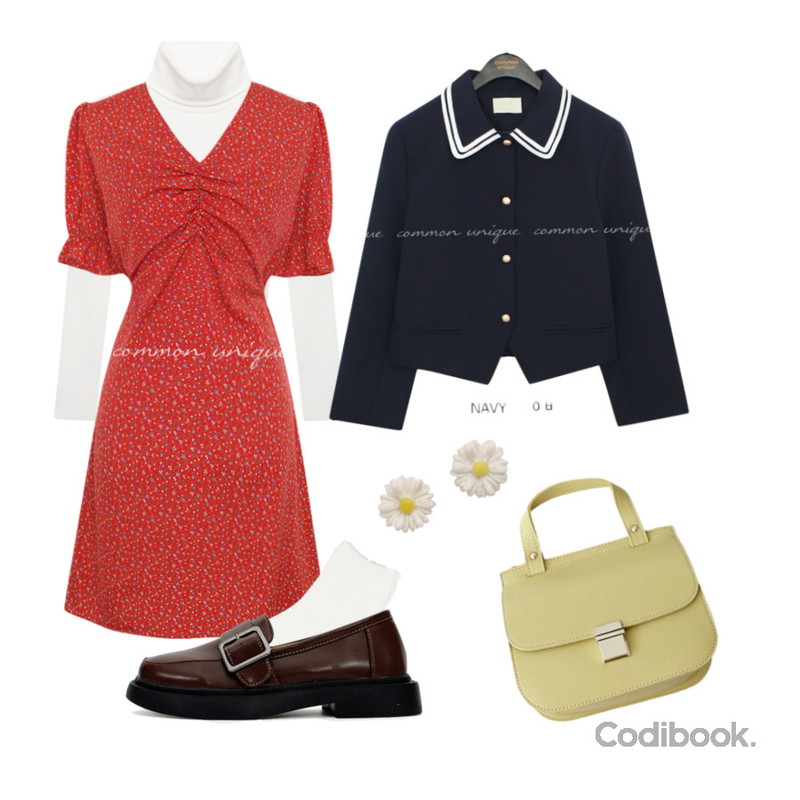 common unique COMEN DAILY GOLGI SOCKS,common unique JAMIE FLOWER SHIRRING STRAP MINI OPS,ENVYLOOK 루나반달숄더백등을 매치한 코디