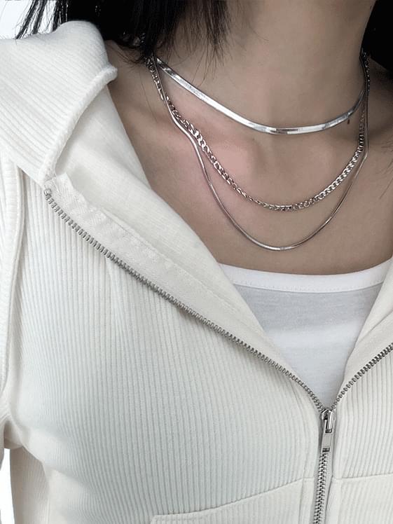 레아 3줄체인 목걸이