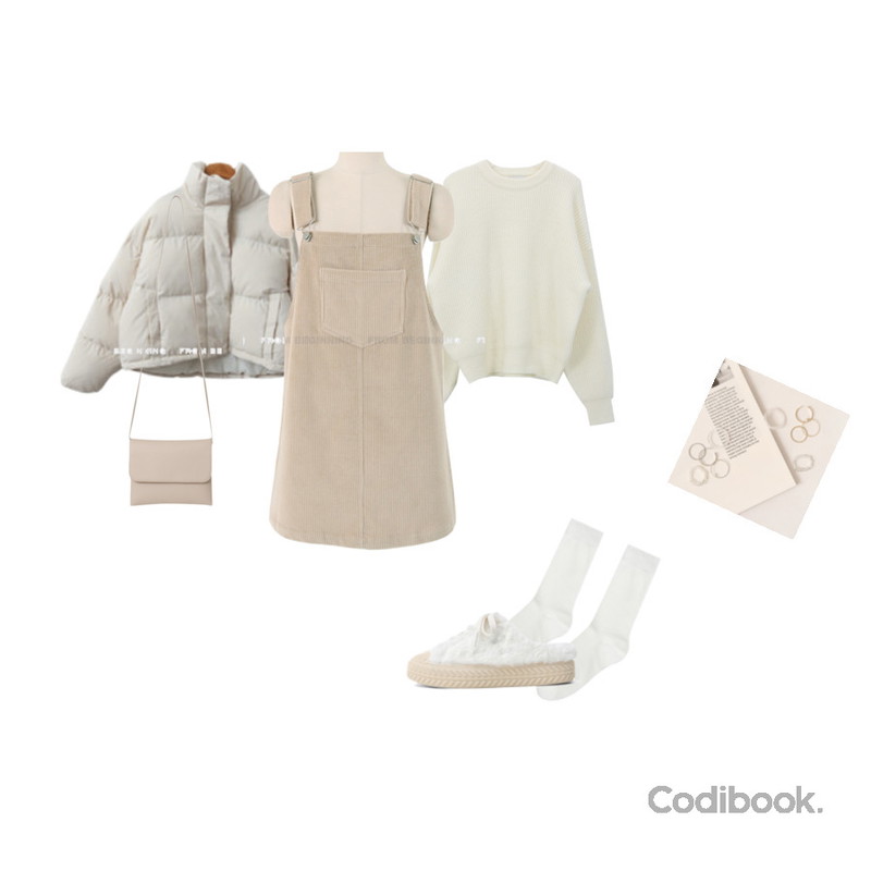MIXXMIX 베이직 골지 롱삭스,common unique LUVIN LAYERED RING 5 SET,From Beginning 커버 플랫미니숄더백 (3color)등을 매치한 코디
