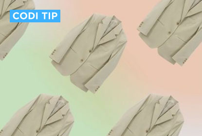 은은한 색감으로 이루어진 베이지 재킷 돌려입기