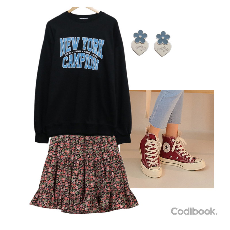 common unique [BOTTOM] NAKE DAMAGE DENIM PANTS,MIXXMIX Heart Flower Earring (Light Blue(silver)),BULLANG GIRL 챔프 레터링 맨투맨등을 매치한 코디