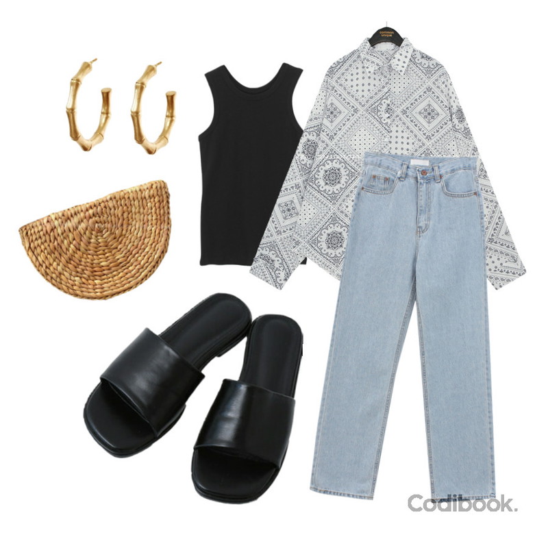 RIGHT HERE 무광 골드 링귀걸이W,common unique MERILL PAISLEY BOXY FIT BLOUSE,ENVYLOOK 스퀘어슬리퍼등을 매치한 코디