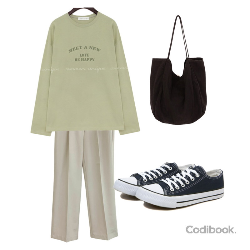 common unique NATURAL BULKY COTTON BAG,common unique ESSENTIAL LETTERING SLIT LOOSE T,VANHECER 베이직 캔버스 스니커즈 S#JI060등을 매치한 코디