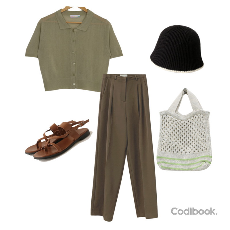common unique KABLE COLORING GOLGI BUCKET HAT,Daltt 몬트 와이드 핀턱 슬랙스,common unique BELOI CROSS STRAP SANDAL등을 매치한 코디