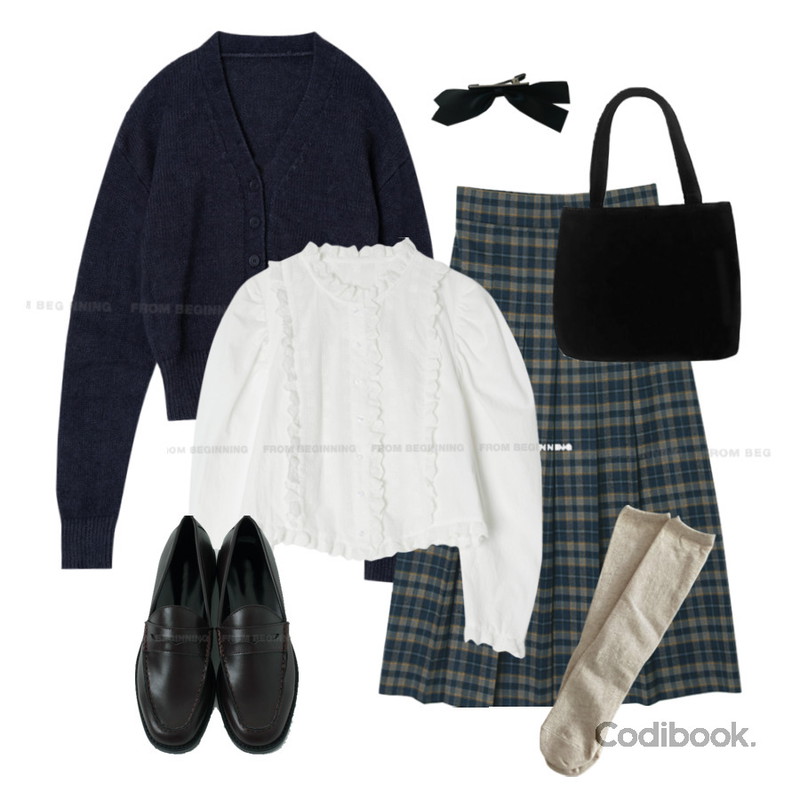 WITHMOMENT basic long socks - 7color,From Beginning 앨리 체크플리츠롱스커트 (3color),From Beginning 몬트 클래식페니로퍼 (3color)등을 매치한 코디