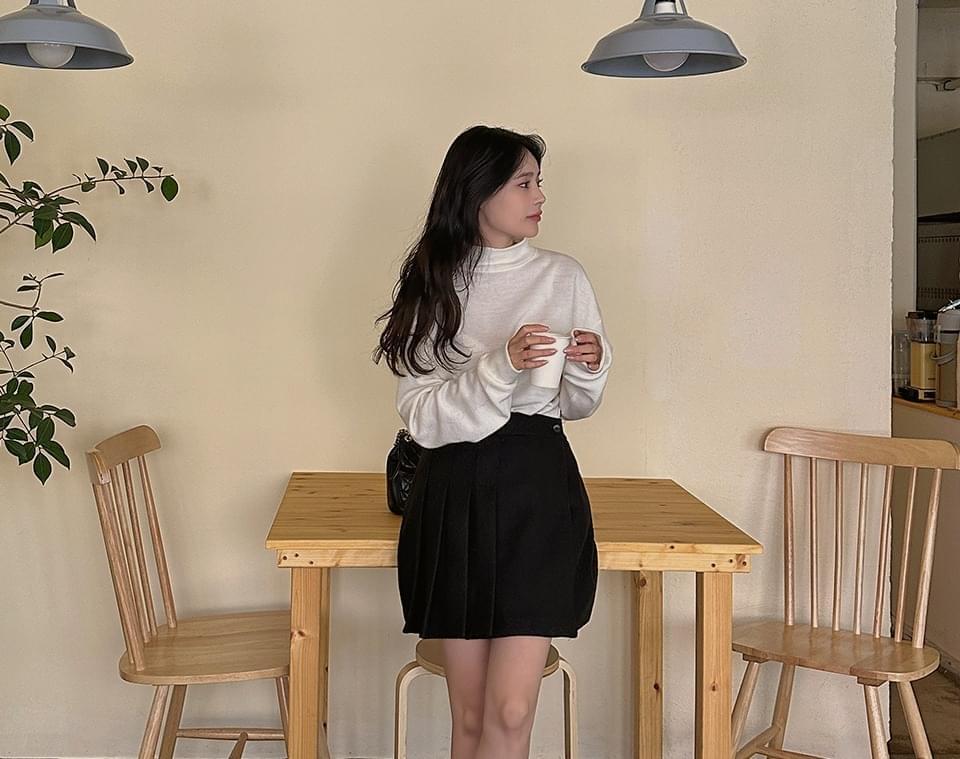 Fleece-lined Outer Pleated Wrap Mini Skirt (Ships Today)