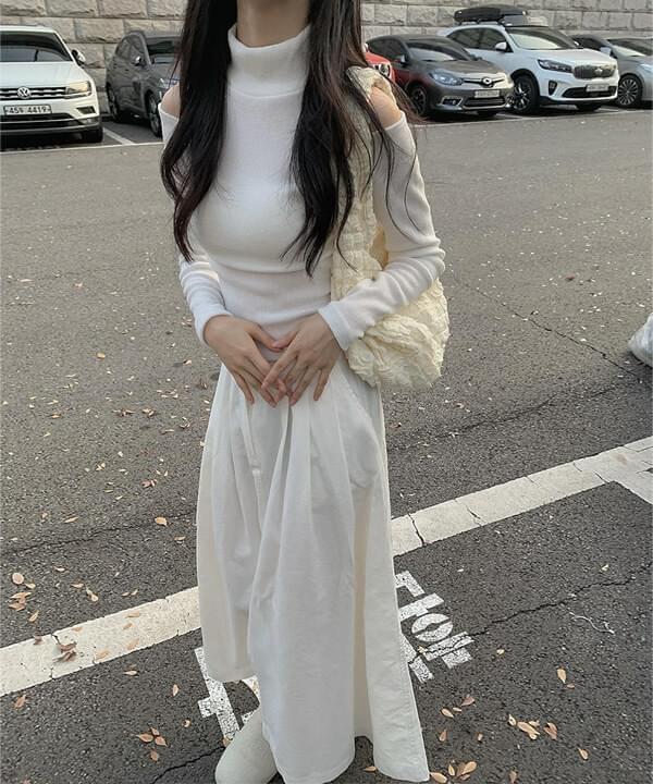 Bren shoulder split half Turtleneck T-shirt (Ships Today)