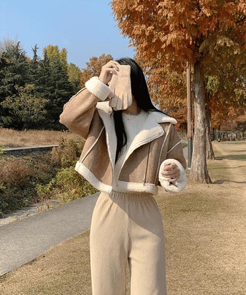 Colo Crop Shearling Jacket (Ships Today)