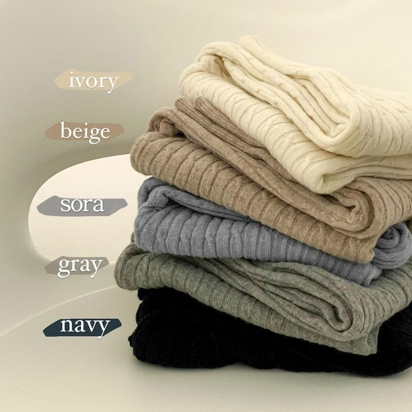 soft cable V-neck knit (Ships Today)