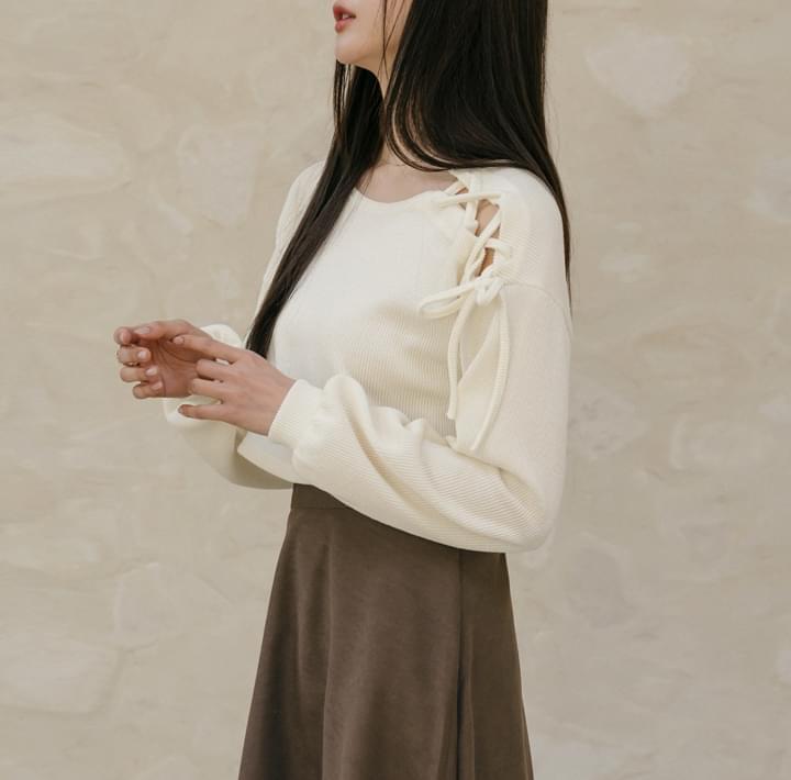 Shoulder Slit Eyelet Cropped Knit (Ships Today)