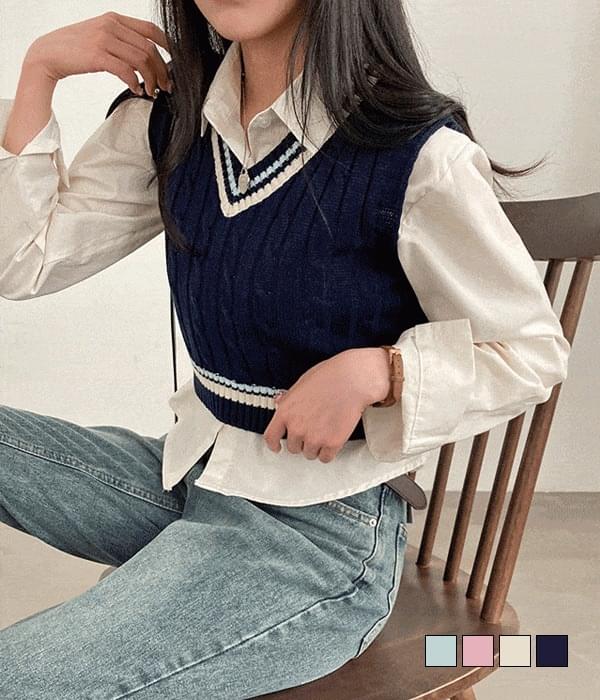 Purin Color Matching Cable Twisted V-Neck Crop Knitwear Vest Vest 开襟衫