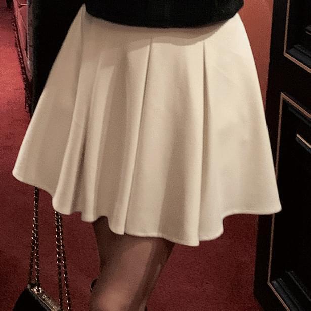 Sweet pleat skirt (Ships Today)